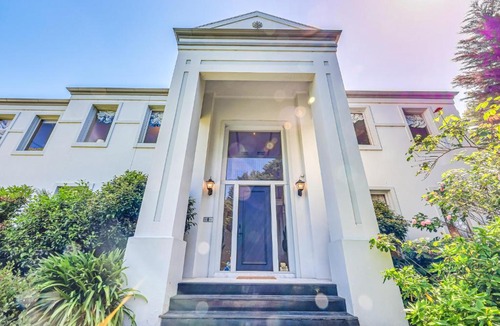 Warrandyte Villa | StayAU Expansive 6BR Villa Scenic Warrandyte