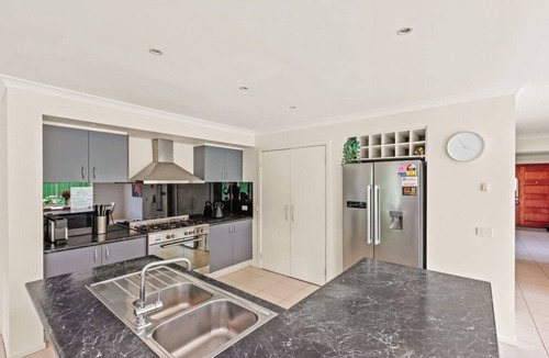 Point Cook House | StayAU Modern Sanctuary Mins from the Ct & Airport