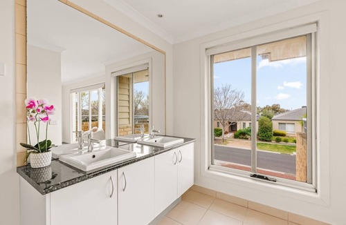 Point Cook House | StayAU Modern Sanctuary Mins from the Ct & Airport