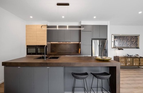 Prahran Apartment | StayCentral - Prahran Penthouse - Mount St, Prahran - 2 Bedrooms, 2 Beds, 2 Bathrooms, 1 secure parking spot and a permit for street parking.
