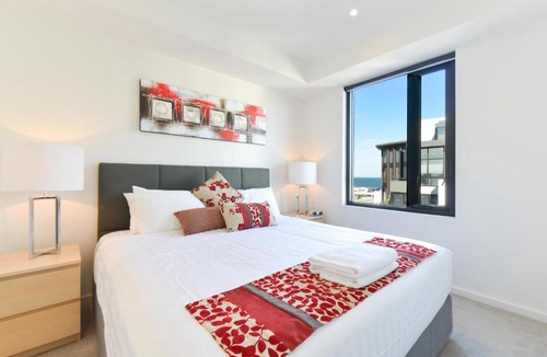 Port Melbourne Apartment | StayCentral - Spacious Seaviews Port Melbourne