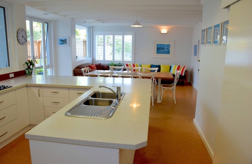 Emu Point House | STINGRAY BEACHHOUSE @emupoint. Comfortable Beachside House with 5 Bedrooms.