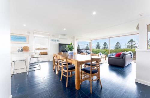 Port Elliot House | Stoneferry- A Beachfront Beauty - Free Wifi