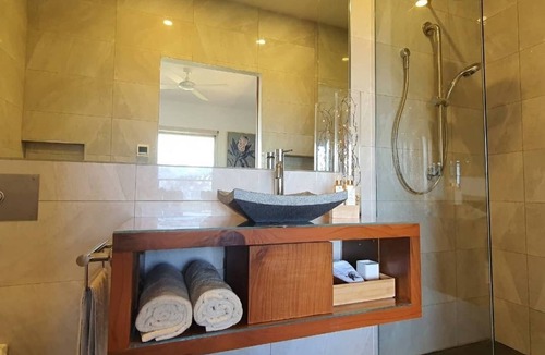 Olinda Bed & Breakfast | Stonehaven Views Spectacular Luxury Suite