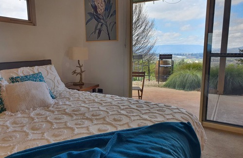 Olinda Bed & Breakfast | Stonehaven Views Spectacular Luxury Suite