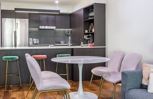 Greenslopes Apartment | Stones Corner Vista Stay