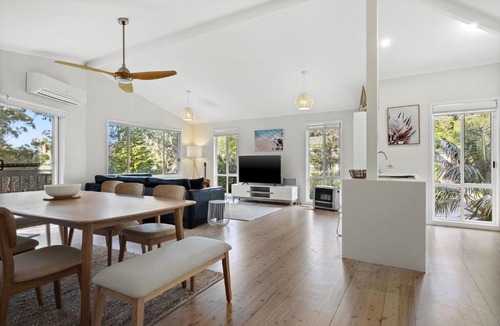 Macmasters Beach House | Stones Throw at Macmasters
