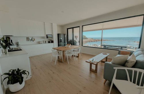 Duncan House | Stones Throw: Beachfront Escape at Stokes Bay KI