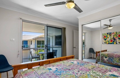 Tin Can Bay House | Stones throw from the waterfront