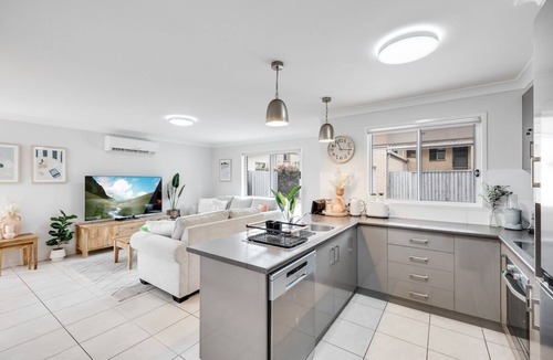 East Toowoomba Apartment | Stones throw to Grammar, Queens Park & CDB!