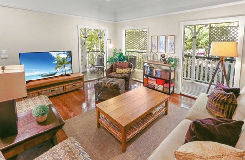Kamerunga House | Stoney Creek Cottage - Rainforest Retreat with Waterfalls, Swimming Holes & Serenity