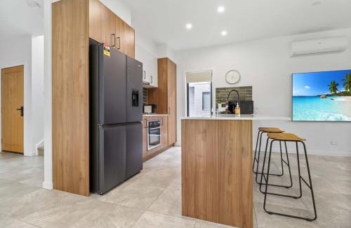 Reservoir House | Storey Time I 2BR Townhouse for Melbourne Travel
