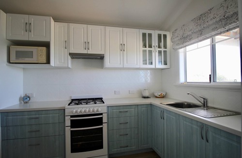 Augusta House | Storm Bay View - lookout over the ocean and is dog friendly - Storm Bay View - dog friendly