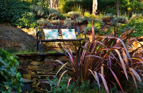 Daylesford House | Storybook Cottage-surrounded by expansive gardens