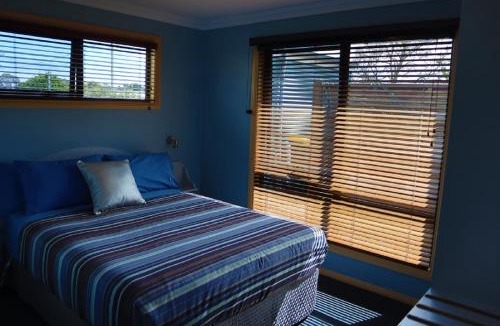 Strahan Apartment | Strahan Bungalows