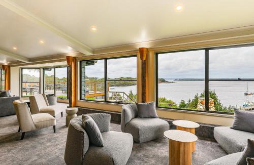 Strahan Hotel | Strahan Village