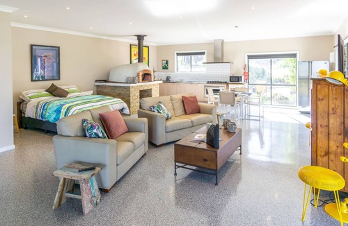 The Gurdies Cottage | Studio 165/Hidden Gem on 50 Acres with Bay views