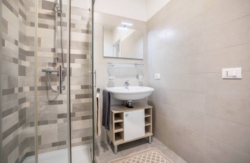 Brenzone sul Garda Apartment | Studio Apartment 'Tiny' with Shared Terrace and Wi-Fi