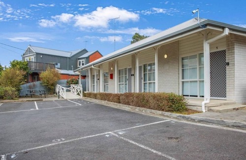 Geelong Apartment | Studio Apt, Central Location, CBD, Mibnb