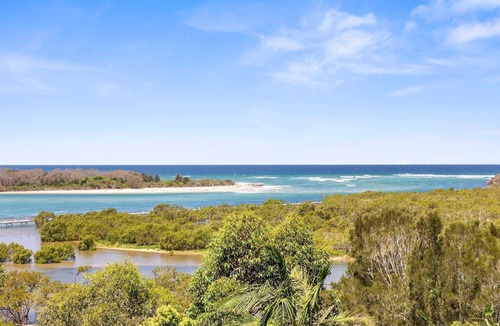 Urunga Apartment | Studio on Morgo - A cozy coastal escape with ocean and river views