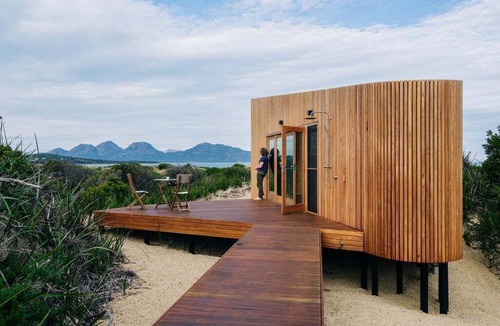 Dolphin Sands Apartment | Studio Tasmania - Secluded Luxury Sanctuary
