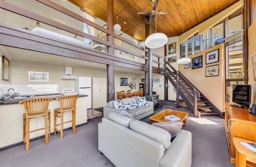 Mallacoota House | Studio Views for Two People