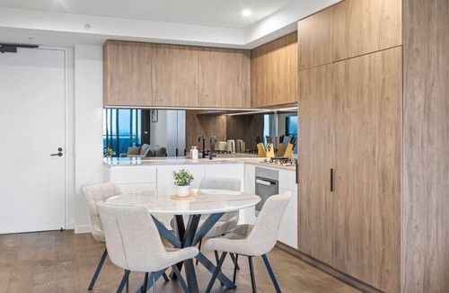 Fortitude Valley Apartment | Stunning 2 Bedroom Retreat with Rooftop Pool!