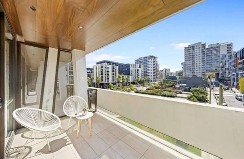 Waterloo Apartment | Stunning 2 Bedroom Apt at Zetland | MHS