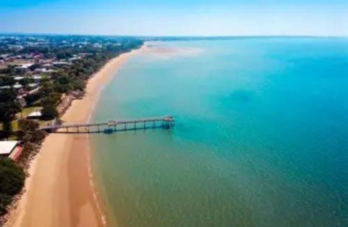 Torquay Apartment | Stunning 2 BR, 2 Bathroom Beachfront Apartment Close To Everything!