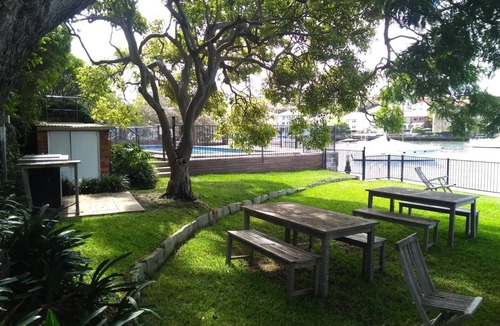 Kirribilli Apartment | Stunning 2BR Waterfront Panorama With Pool