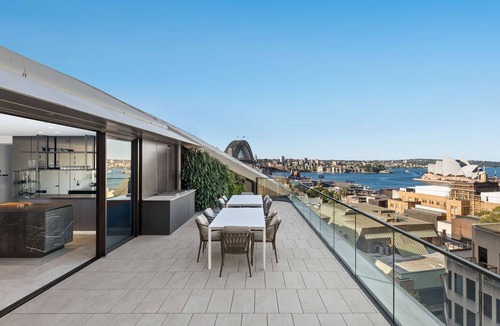 The Rocks Apartment | Stunning 3rd floor 2 bed apartment w/city views