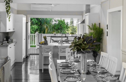 Dicky Beach House | Stunning 4 Bedroom Beach House - Dicky Beach