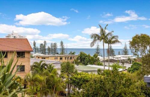 Alexandra Headland House | Stunning Alex Heads Beach House - Pet friendly