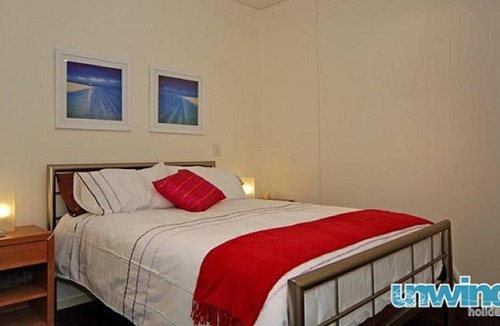 Victor Harbor Apartment | STUNNING BEACH VIEWS | SWIMMING POOL | FITNESS ROOM