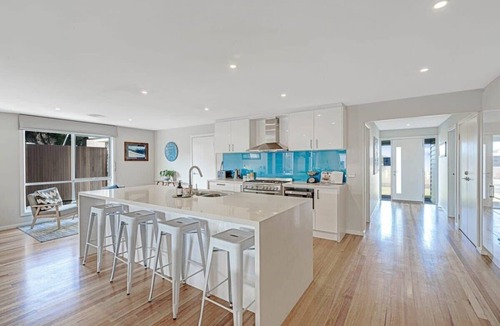 Surf Beach House | Stunning Indoor-Outdoor, 4 bed-2 bath Family Home