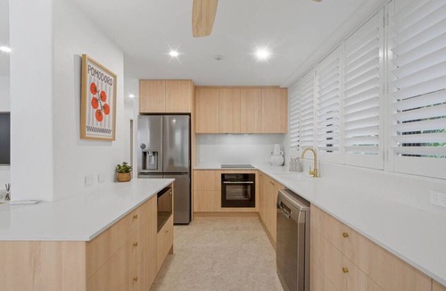 Main Beach Apartment | Stunning Main Beach Apartment - Ground Floor, WiFi