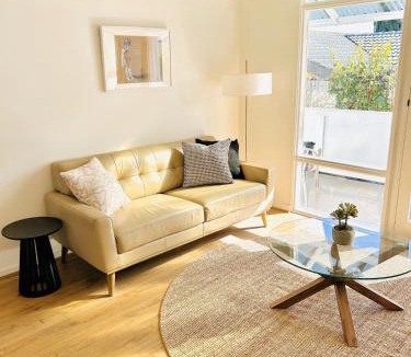 Hazelwood Park Apartment | Stunning Modern Self-contained Apartment