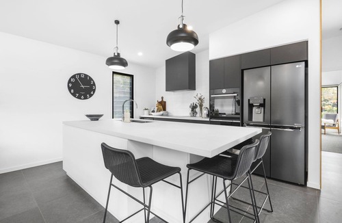 Anglesea House | Stunning on Noble!