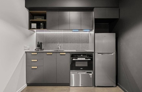 Braddon Apartment | Stunning Studio Apartment w/Accessible Bathroom!