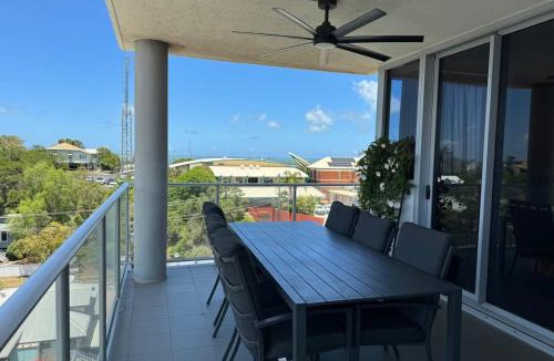 Gladstone Apartment | Stunning Sub Penthouse