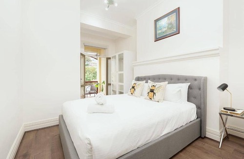 Millers Point Apartment | STUNNING SYDNEY HOME 7