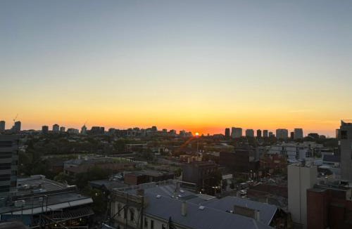 South Yarra Apartment | Stunning Views in central South Yarra