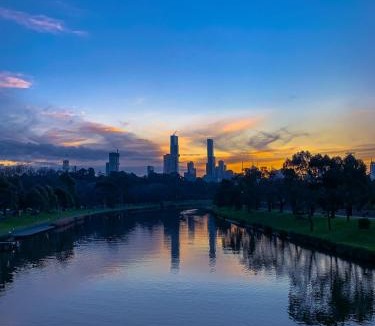 South Yarra Apartment | Stunning Views in central South Yarra
