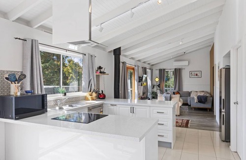 Warburton Apartment | Stunning Warburton Mountain Views & Outdoor Living