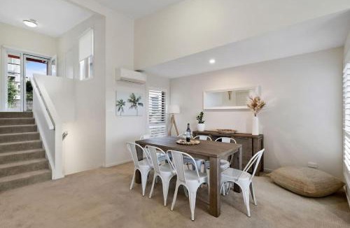Batemans Bay House | Stunning water view Home moments from town