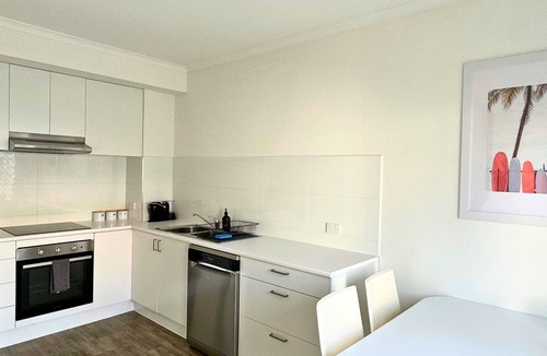 Mornington Villa | Stunning water views, Bayside Beach House Mornington