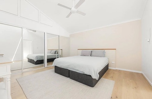 Maroochydore Apartment | Stunning Waterfront 3-br Haven