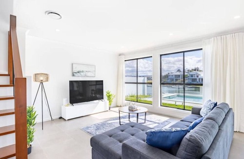 Helensvale House | Stunning waterfront family home w\ pontoon, newly
