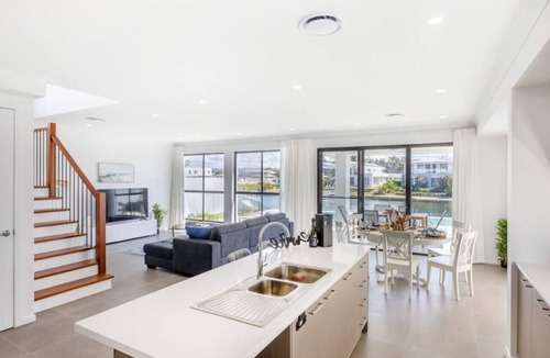Helensvale House | Stunning waterfront family home w\ pontoon, newly