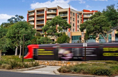 Canberra City Centre Apartment | Stylish 1-Bed Apartment with Balcony & Pool Access